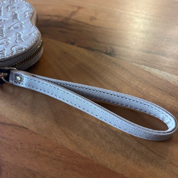Juicy Couture Cafe Beige Upgrade Heart Zip Around Wristlet  Wallet  NWT - Picture 7 of 12